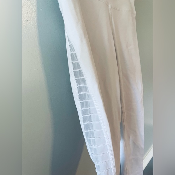 Alo Yoga Luminous Leggings - Picture 2 of 6